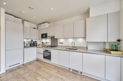 Hera Avenue, Barnet, EN5