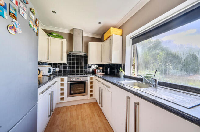 1347654-9-68baf22...