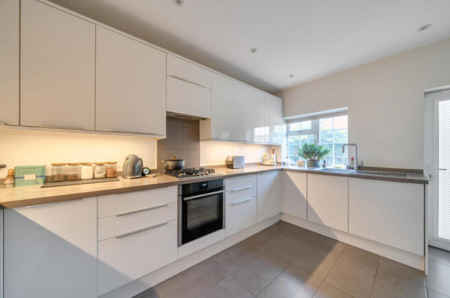 1373909-9-6920661...