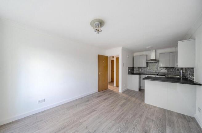 1349482-15-68b9cf...