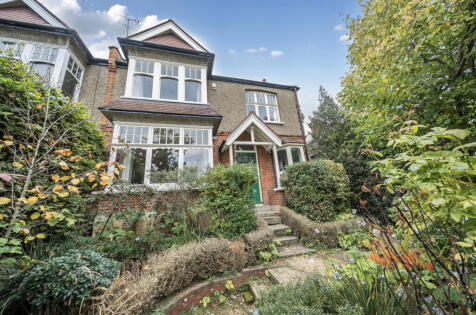 Lyonsdown Road, New Barnet, Barnet, EN5