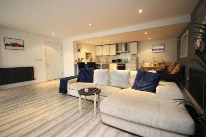 261341_P147065_IM...