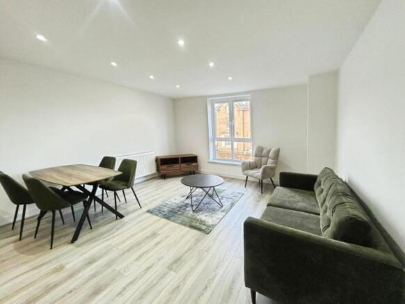 9842c3d2-WhatsApp 20Image 202025-11-06 20at 2013.4