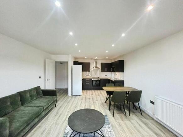 24e9e1c3-WhatsApp 20Image 202025-11-06 20at 2013.4