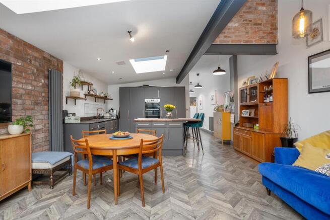 5 New Street. Lutterworth
