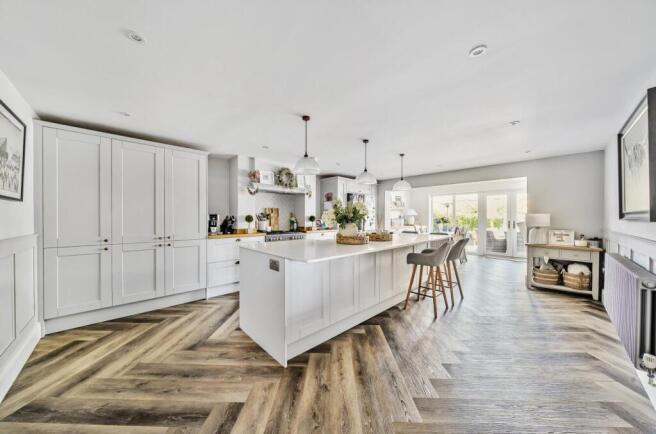 52 Six Acres, Broughton Astleyg