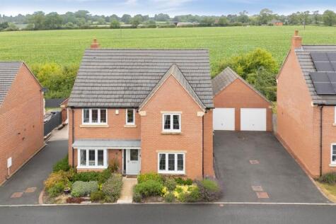Buttercup Close, Lutterworth, LE17