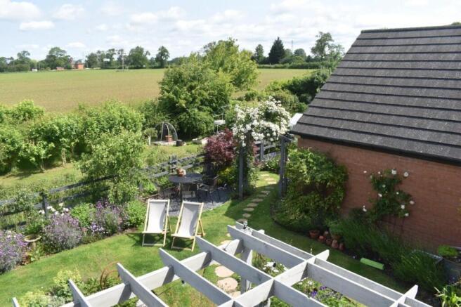 4 Buttercup Close, Lutterworth