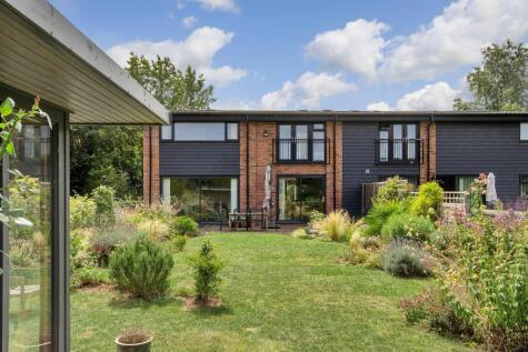 Pagehurst Road, Staplehurst, Kent, TN12 0JB