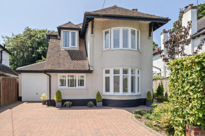 1309824-1-6852fe7...