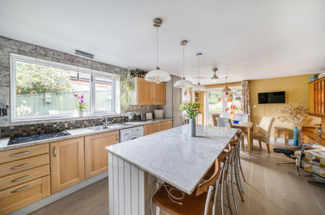 1327016-16-688b7f...