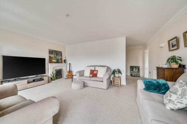 1376717-16-691700...