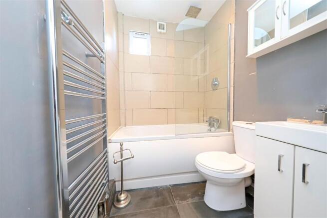 nicholas james goldstone bathroom_.jpg