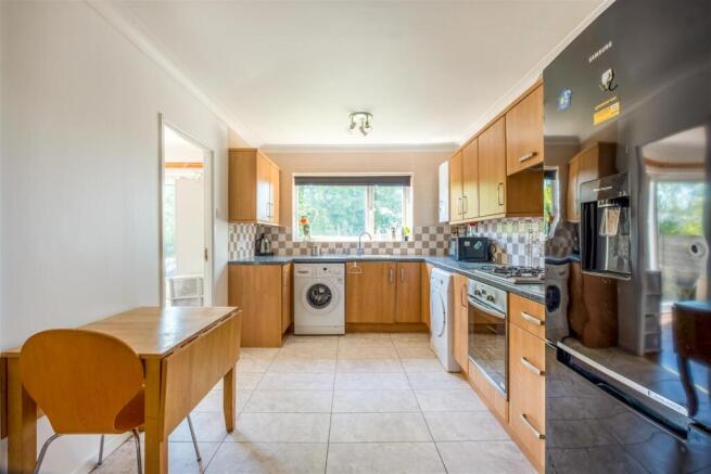 Staplefield Drive-11.jpg