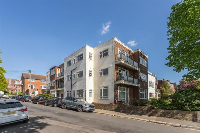 Flat 6 Carisbrooke-2.jpg