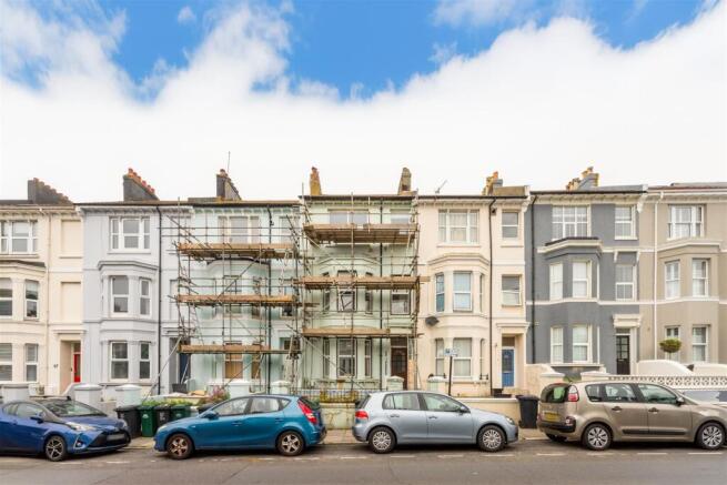 Flat 3, 73 Queens Park Road-1.jpg