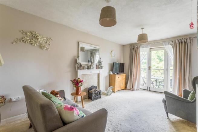 100 Windsor Court-5.jpg