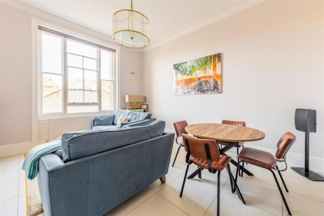 Flat 10, Grand Avenue Mansions-10.jpg