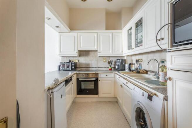 16 Wellington Court-3.jpg