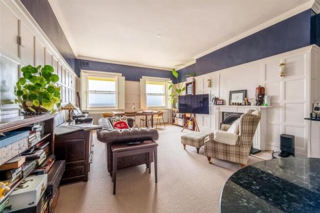 Flat 4, 14 Brunswick Terrace-5.jpg