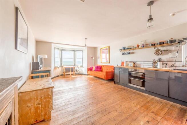 Flat 10, 41 Kings Road-6.jpg