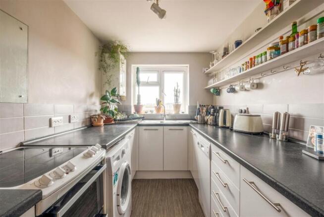 Flat 27, Palmeira House -2.jpg