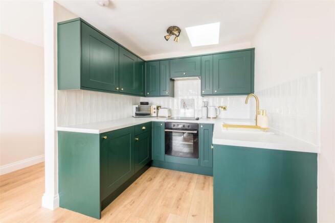 Bungalow 6, 134 Crescent Drive-4.jpg