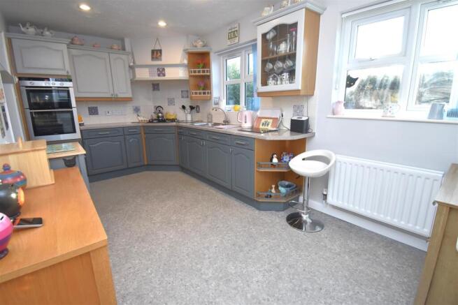 Kitchen.JPG