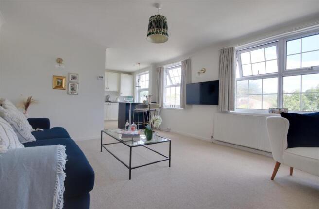 Living room 3.jpg