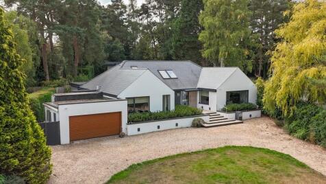 Struan Gardens, Ashley Heath, Ringwood, BH24