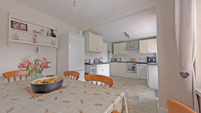 KITCHEN DINING AREA
