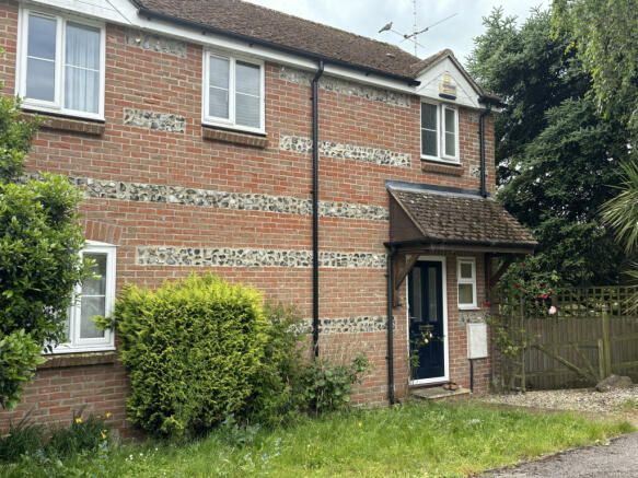 3 bedroom Semi Detached for rent