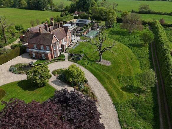 8 Bedroom house for rent