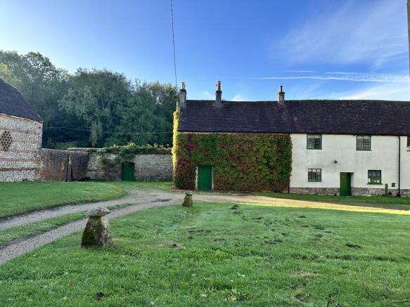 3 bedroom Cottage for rent