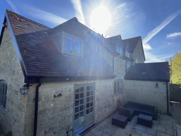 3 bedroom Cottage for rent