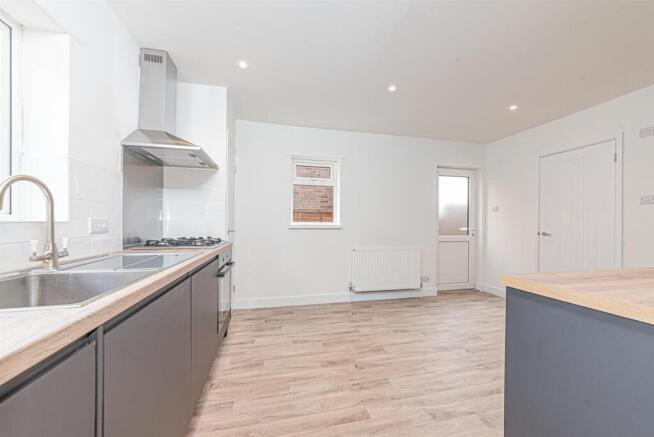 11 Wimbledon Road (2).jpg