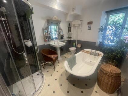East Street, Crewkerne - OFFERS INVITED