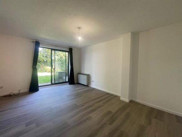 Lounge Bedrom.jpg