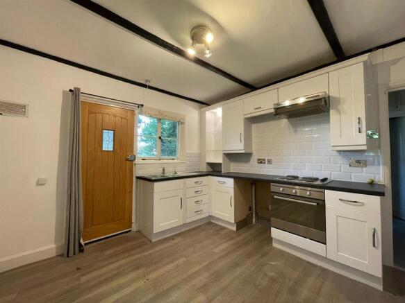 Kitchen 1.jpeg