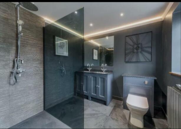 En-suite Bathroom