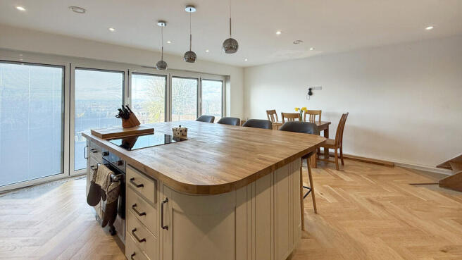 Kitchen/family ro...
