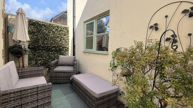 Courtyard garden
