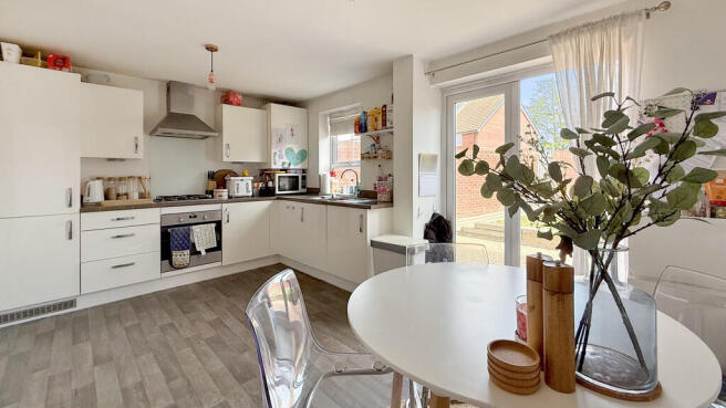 Kitchen/dining ro...