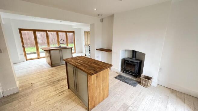 Kitchen/family ro...