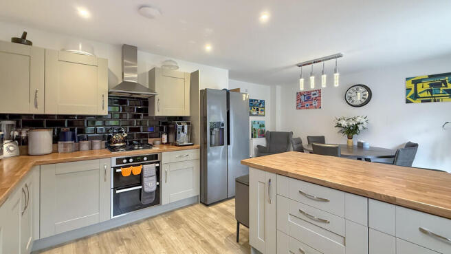 Kitchen/dining ro...