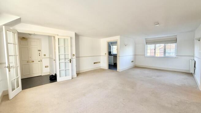 Lounge/dining roo...