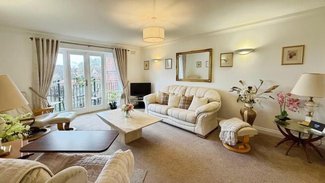 Open plan lounge/...