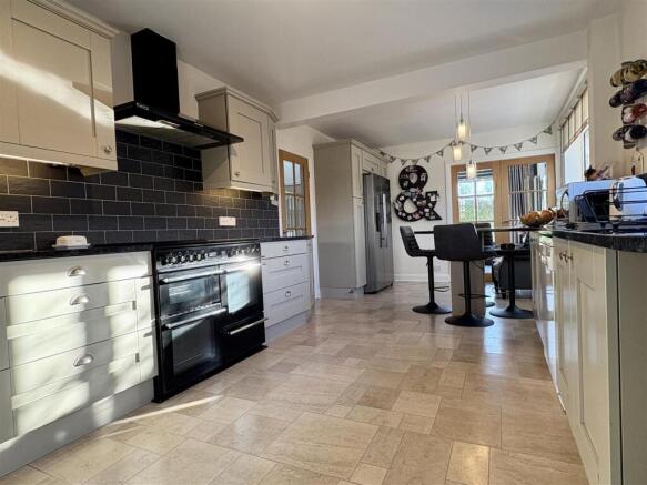 BREAKFAST KITCHEN