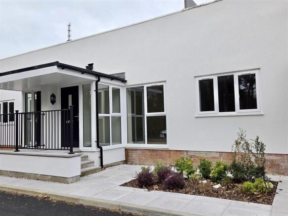 2 Woodside View