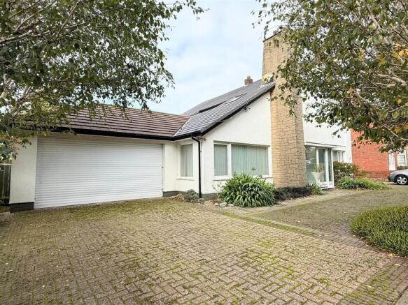 DOUBLE GARAGE